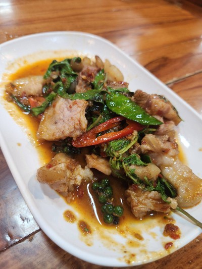 ผัดเผ็ดหมูป่า