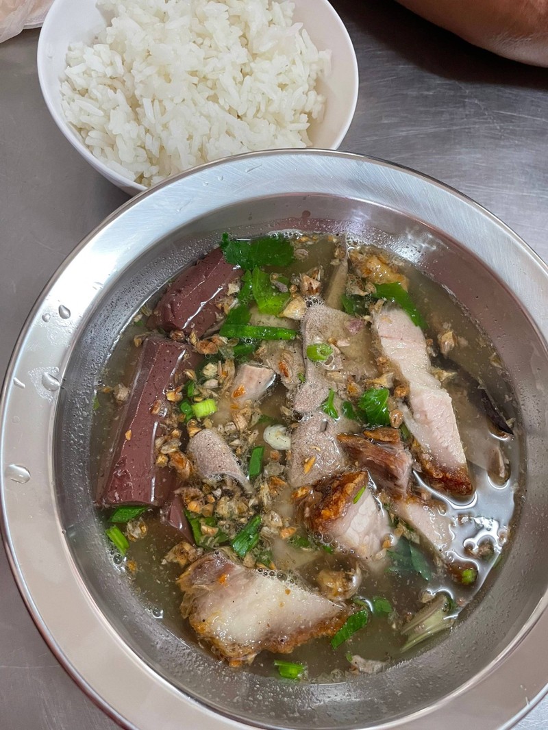 อาหารจานเด็ดโจ๊กเจ๊รอ
