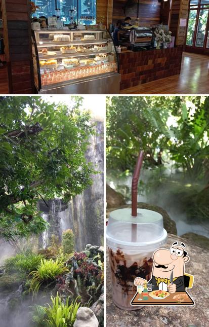 เบเกอรี่และเครื่องดื่มท่ามกลางสวนน้ำตก ลลิตา คาเฟ่