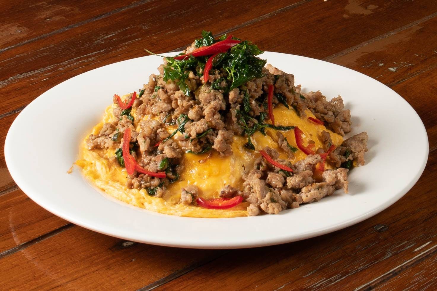 ข้าวกะเพราหมูสับไข่เจียว