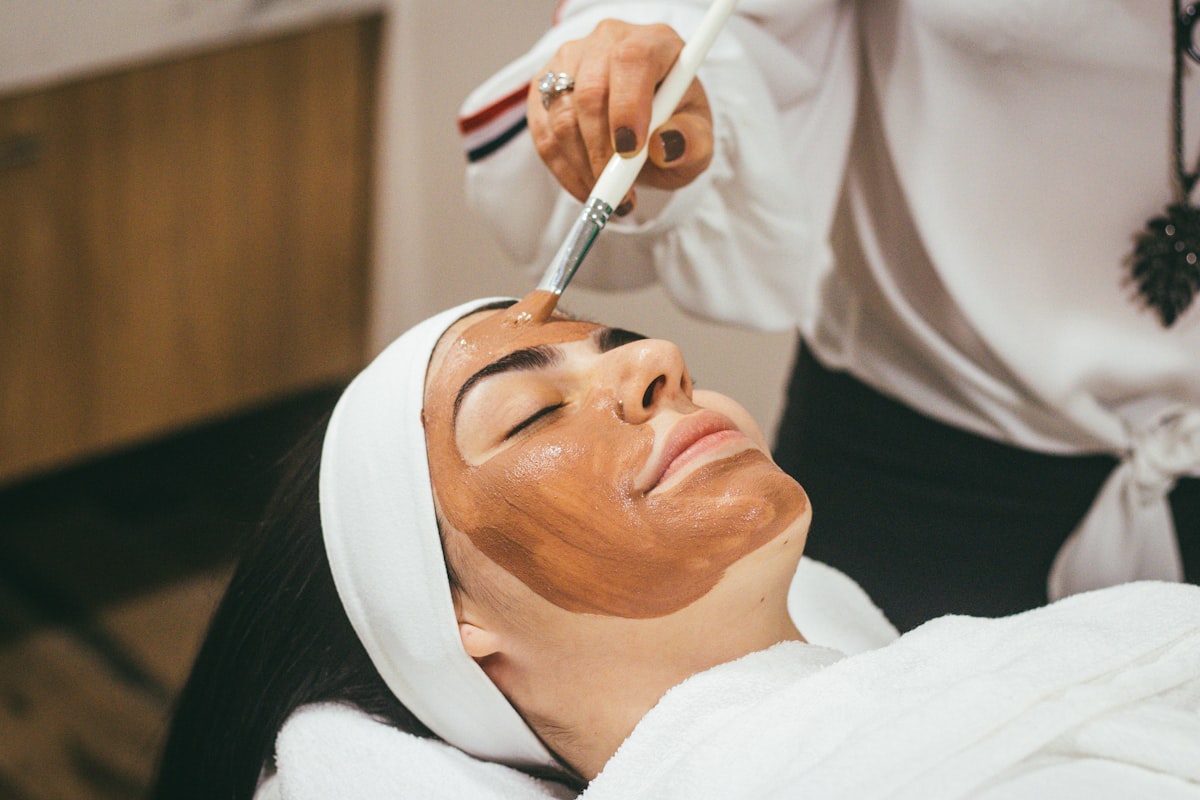 นวดหน้ายกกระชับ Facial Treatment