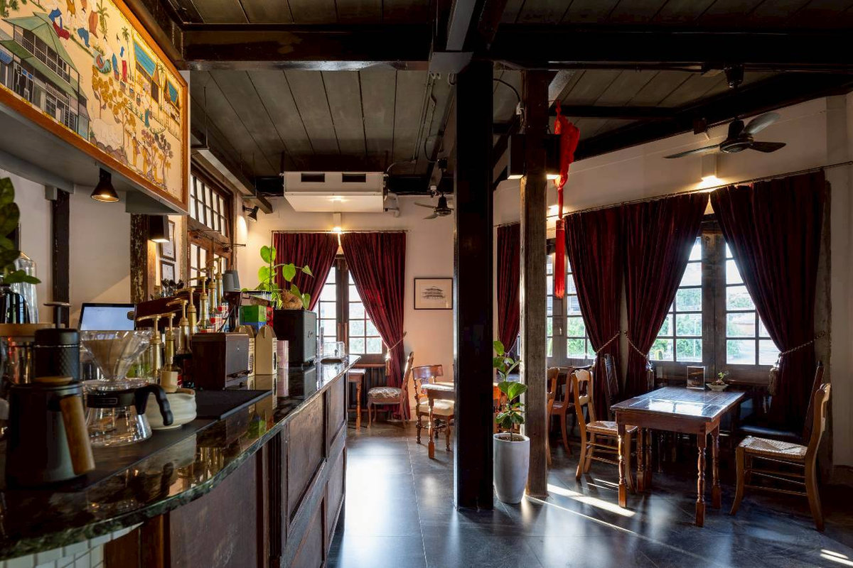 The Vela Warin Interior