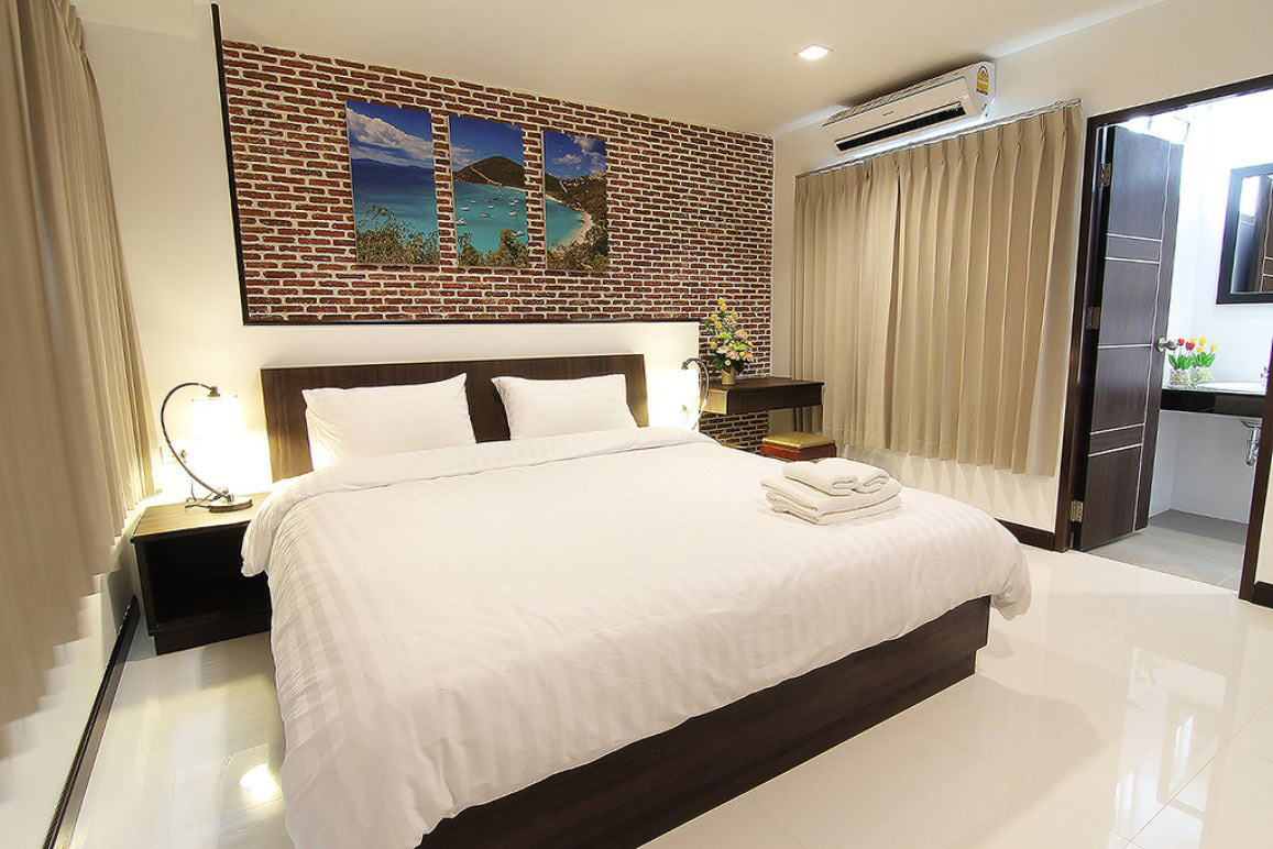 Top Wide Room